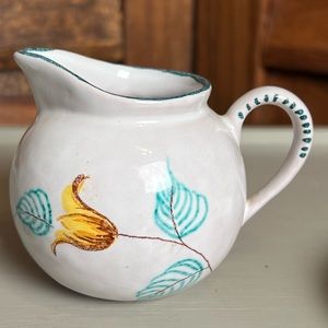 💛 4 pieces. Italian pottery. Lovely & handcrafted. Adorable pitcher & 3 saucers